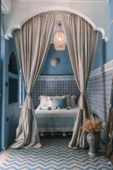 Riad BE Marrakech rooftop infinity plunge pool Atlas Mountains view Morocco